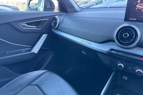 KY71GXB Audi Q2 Black Edition 35 TFSI  150 PS S tronic Thumbnail #21