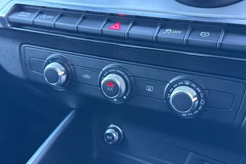 KY71GXB Audi Q2 Black Edition 35 TFSI  150 PS S tronic Thumbnail #23