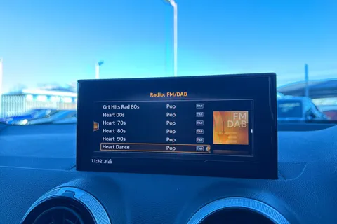 KY71GXB Audi Q2 Black Edition 35 TFSI  150 PS S tronic Thumbnail #59