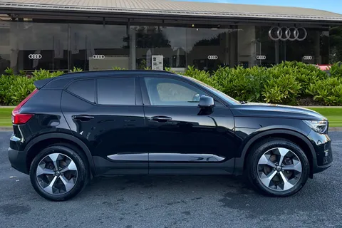 NV73HZY Volvo Xc40 2.0 B4 MHEV Ultimate DCT Auto Euro 6 (s/s) 5dr Thumbnail #4