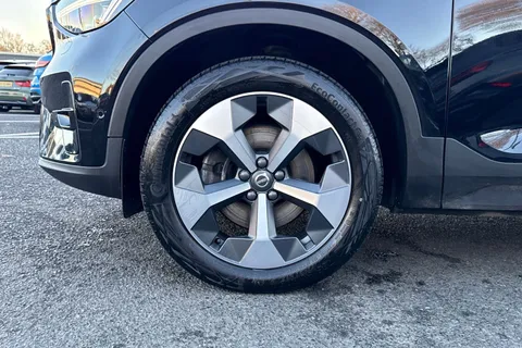 NV73HZY Volvo Xc40 2.0 B4 MHEV Ultimate DCT Auto Euro 6 (s/s) 5dr Thumbnail #11