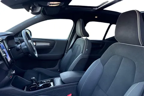 NV73HZY Volvo Xc40 2.0 B4 MHEV Ultimate DCT Auto Euro 6 (s/s) 5dr Thumbnail #17