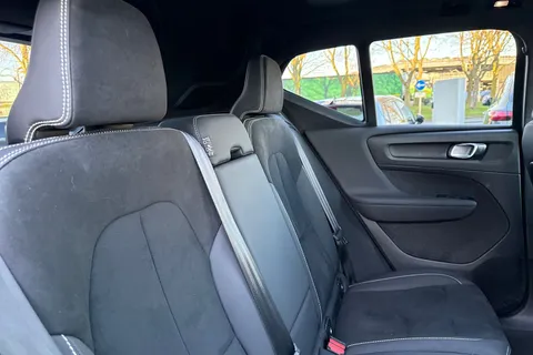 NV73HZY Volvo Xc40 2.0 B4 MHEV Ultimate DCT Auto Euro 6 (s/s) 5dr Thumbnail #20