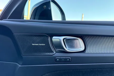 NV73HZY Volvo Xc40 2.0 B4 MHEV Ultimate DCT Auto Euro 6 (s/s) 5dr Thumbnail #22