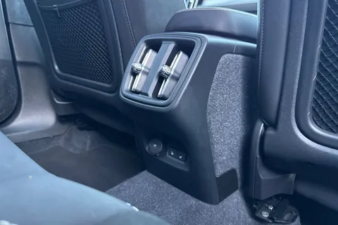 NV73HZY Volvo Xc40 2.0 B4 MHEV Ultimate DCT Auto Euro 6 (s/s) 5dr Thumbnail #40