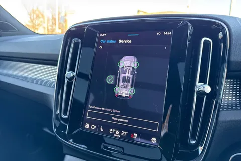 NV73HZY Volvo Xc40 2.0 B4 MHEV Ultimate DCT Auto Euro 6 (s/s) 5dr Thumbnail #56