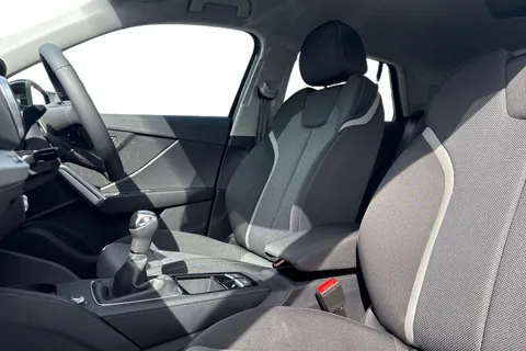 PY25HTU Audi Q2 Sport 30 TFSI 116 PS 6-speed Thumbnail #16