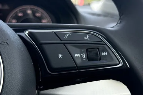 PY25HTU Audi Q2 Sport 30 TFSI 116 PS 6-speed Thumbnail #36