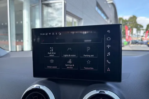 PY25HTU Audi Q2 Sport 30 TFSI 116 PS 6-speed Thumbnail #51