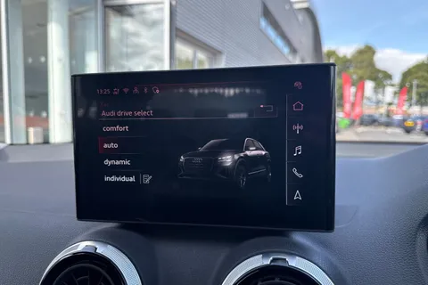 PY25HTU Audi Q2 Sport 30 TFSI 116 PS 6-speed Thumbnail #52