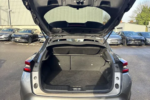 10 of 46 for Nissan Juke 1.0 DIG-T N-Connecta Euro 6 (s/s) 5dr