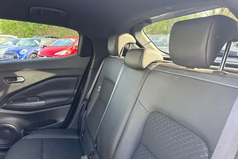 14 of 46 for Nissan Juke 1.0 DIG-T N-Connecta Euro 6 (s/s) 5dr