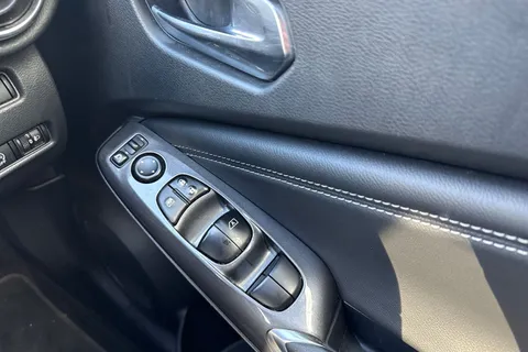 18 of 46 for Nissan Juke 1.0 DIG-T N-Connecta Euro 6 (s/s) 5dr