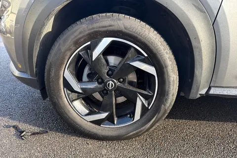 23 of 46 for Nissan Juke 1.0 DIG-T N-Connecta Euro 6 (s/s) 5dr