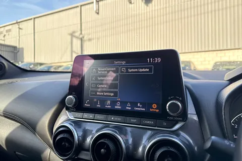 32 of 46 for Nissan Juke 1.0 DIG-T N-Connecta Euro 6 (s/s) 5dr