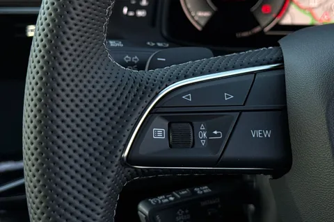  Audi Q8 3.0 TDI V6 Vorsprung Tiptronic quattro Euro 6 (s/s) 5dr Thumbnail #38