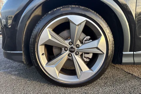 13 of 66 for Audi Q4 e-tron Q4 Sportback Black Edition 40 e-tron 150,00 kW