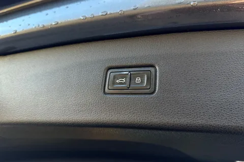 BJ22ORG Audi Q5 Edition 1 40 TDI quattro 204 PS S tronic Thumbnail #39