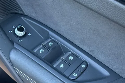 BJ22ORG Audi Q5 Edition 1 40 TDI quattro 204 PS S tronic Thumbnail #43