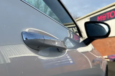 LV70ZSX Mercedes-Benz Cla Class 1.3 CLA180 AMG Line (Premium Plus 2) Coupe 7G-DCT Euro 6 (s/s) 4dr Thumbnail #28