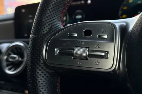 LV70ZSX Mercedes-Benz Cla Class 1.3 CLA180 AMG Line (Premium Plus 2) Coupe 7G-DCT Euro 6 (s/s) 4dr Thumbnail #37