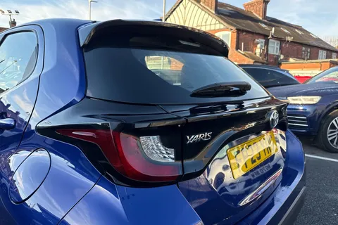 FP23YRG Toyota Yaris 1.5 VVT-h Icon E-CVT Euro 6 (s/s) 5dr Thumbnail #17