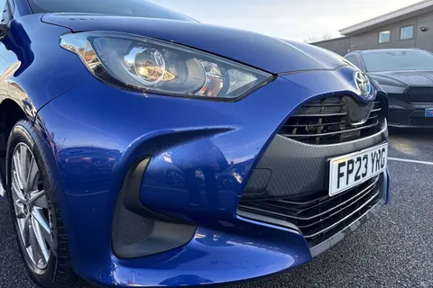 FP23YRG Toyota Yaris 1.5 VVT-h Icon E-CVT Euro 6 (s/s) 5dr Thumbnail #18