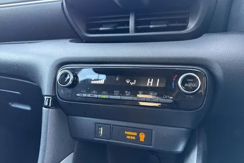 FP23YRG Toyota Yaris 1.5 VVT-h Icon E-CVT Euro 6 (s/s) 5dr Thumbnail #20