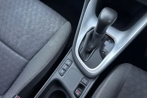 FP23YRG Toyota Yaris 1.5 VVT-h Icon E-CVT Euro 6 (s/s) 5dr Thumbnail #21