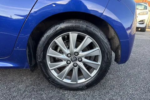 FP23YRG Toyota Yaris 1.5 VVT-h Icon E-CVT Euro 6 (s/s) 5dr Thumbnail #25