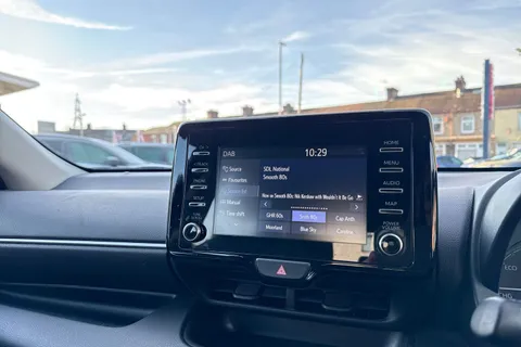 FP23YRG Toyota Yaris 1.5 VVT-h Icon E-CVT Euro 6 (s/s) 5dr Thumbnail #28