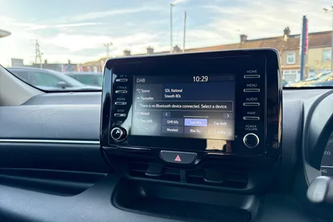 FP23YRG Toyota Yaris 1.5 VVT-h Icon E-CVT Euro 6 (s/s) 5dr Thumbnail #29