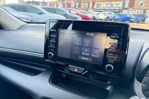 FP23YRG Toyota Yaris 1.5 VVT-h Icon E-CVT Euro 6 (s/s) 5dr Thumbnail #30