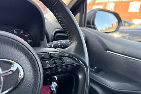 FP23YRG Toyota Yaris 1.5 VVT-h Icon E-CVT Euro 6 (s/s) 5dr Thumbnail #32