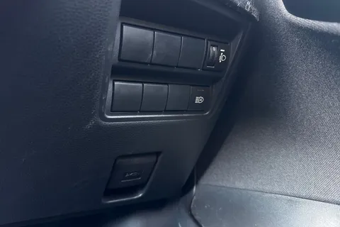 FP23YRG Toyota Yaris 1.5 VVT-h Icon E-CVT Euro 6 (s/s) 5dr Thumbnail #36