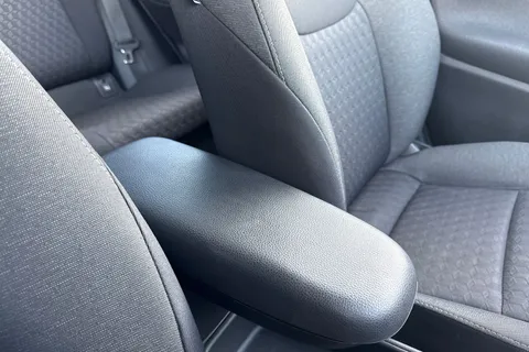 FP23YRG Toyota Yaris 1.5 VVT-h Icon E-CVT Euro 6 (s/s) 5dr Thumbnail #37