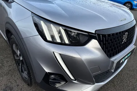 YD72VJP PEUGEOT 2008 1.2 PureTech GT Euro 6 (s/s) 5dr Thumbnail #9