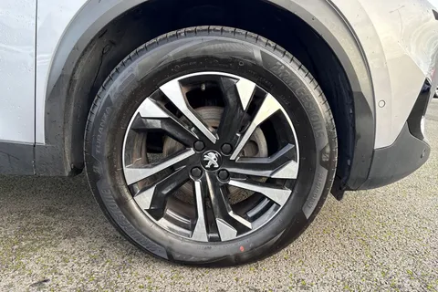 YD72VJP PEUGEOT 2008 1.2 PureTech GT Euro 6 (s/s) 5dr Thumbnail #10