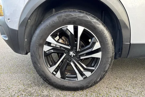 YD72VJP PEUGEOT 2008 1.2 PureTech GT Euro 6 (s/s) 5dr Thumbnail #11