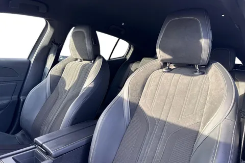 BJ24UMC PEUGEOT 408 1.2 PureTech GT Fastback EAT Euro 6 (s/s) 5dr Thumbnail #16