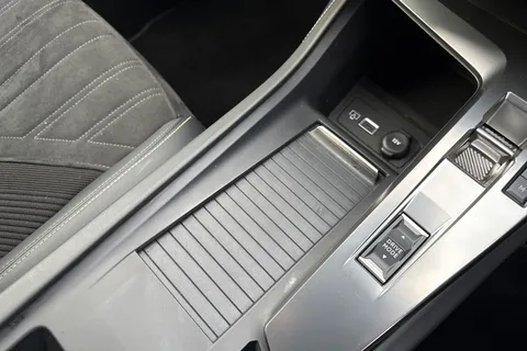 BJ24UMC PEUGEOT 408 1.2 PureTech GT Fastback EAT Euro 6 (s/s) 5dr Thumbnail #56