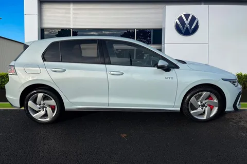 DF25FSZ Volkswagen Golf 1.5 TSI 272 GTE eHybrid 5dr DSG **HEADS UP DISPLAY** Thumbnail #3