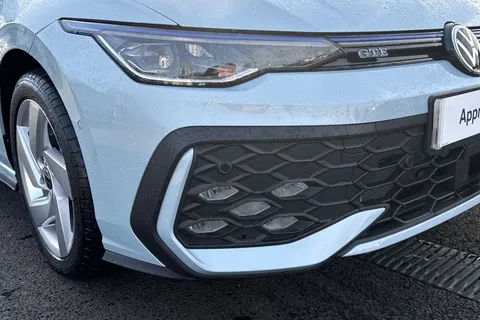 DF25FSZ Volkswagen Golf 1.5 TSI 272 GTE eHybrid 5dr DSG **HEADS UP DISPLAY** Thumbnail #9