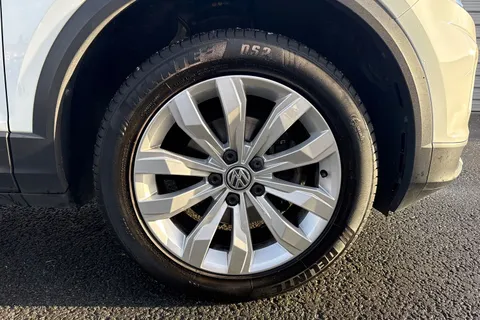 10 of 50 for Volkswagen T-Roc 1.0 TSI SE Euro 6 (s/s) 5dr