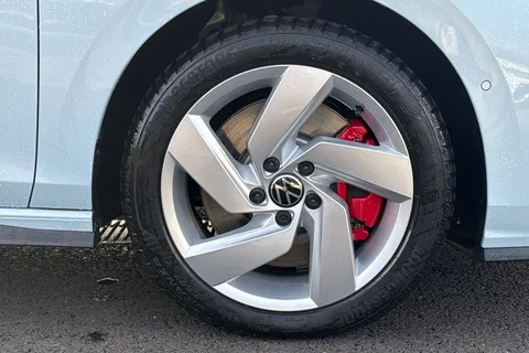 DF25FSZ Volkswagen Golf 1.5 TSI 272 GTE eHybrid 5dr DSG **HEADS UP DISPLAY** Thumbnail #11