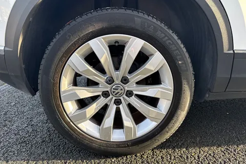 13 of 50 for Volkswagen T-Roc 1.0 TSI SE Euro 6 (s/s) 5dr
