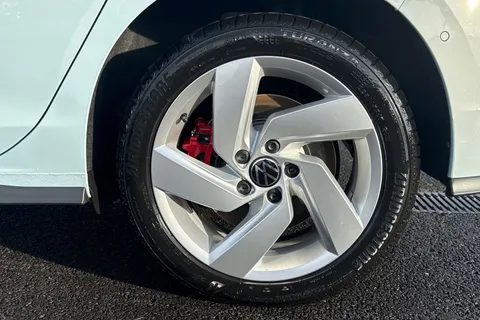 DF25FSZ Volkswagen Golf 1.5 TSI 272 GTE eHybrid 5dr DSG **HEADS UP DISPLAY** Thumbnail #13