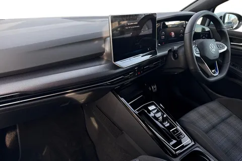 DF25FSZ Volkswagen Golf 1.5 TSI 272 GTE eHybrid 5dr DSG **HEADS UP DISPLAY** Thumbnail #15