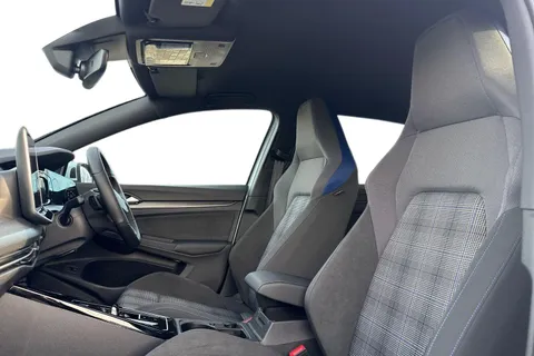 DF25FSZ Volkswagen Golf 1.5 TSI 272 GTE eHybrid 5dr DSG **HEADS UP DISPLAY** Thumbnail #16