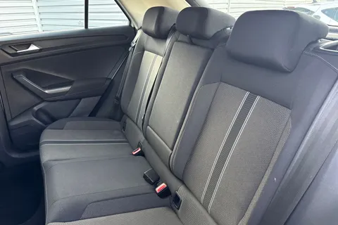 19 of 50 for Volkswagen T-Roc 1.0 TSI SE Euro 6 (s/s) 5dr